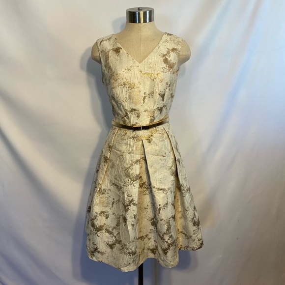 Ellen Tracy sleeveless gold and off white dress - Picture 1 of 7